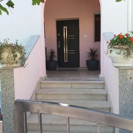 Erceg 아파트 *